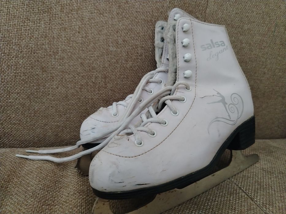 Продам коньки зимние