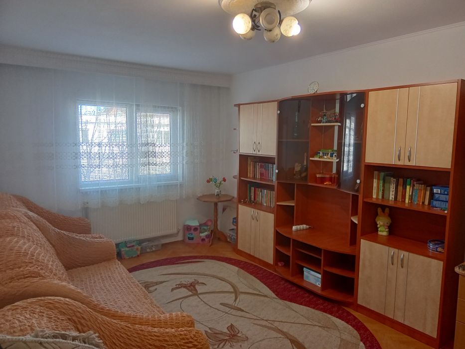 Apartament 3 camere decomandat Nicolina 1, mobilat și utilat.