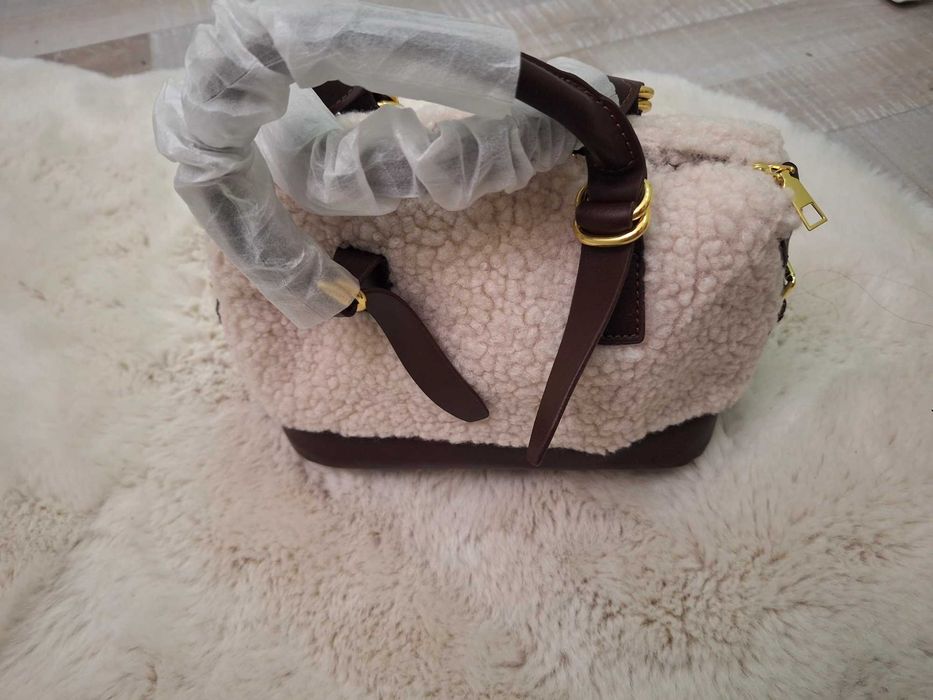 Дамска чанта пухена