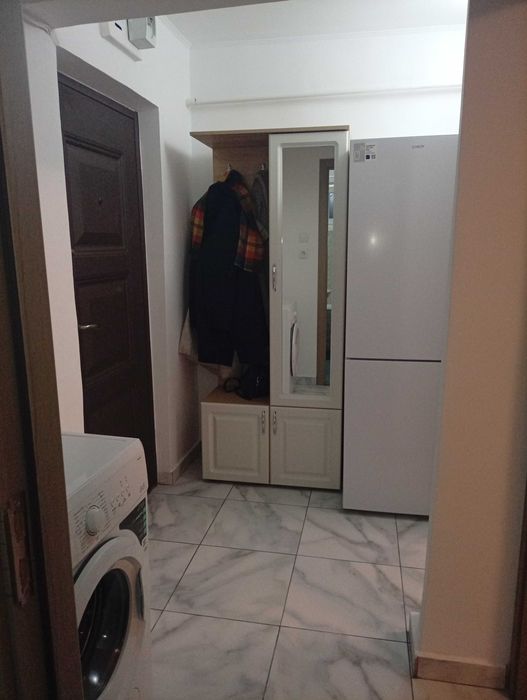 Inchiriez garsoniera zona Politia locala