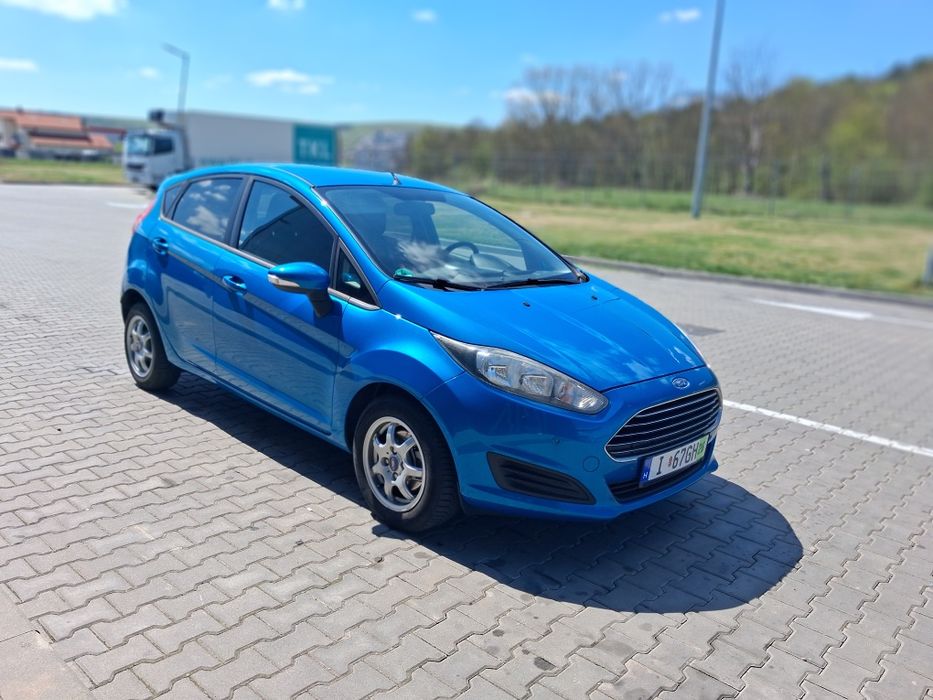 Vând Ford fiesta tutaniu