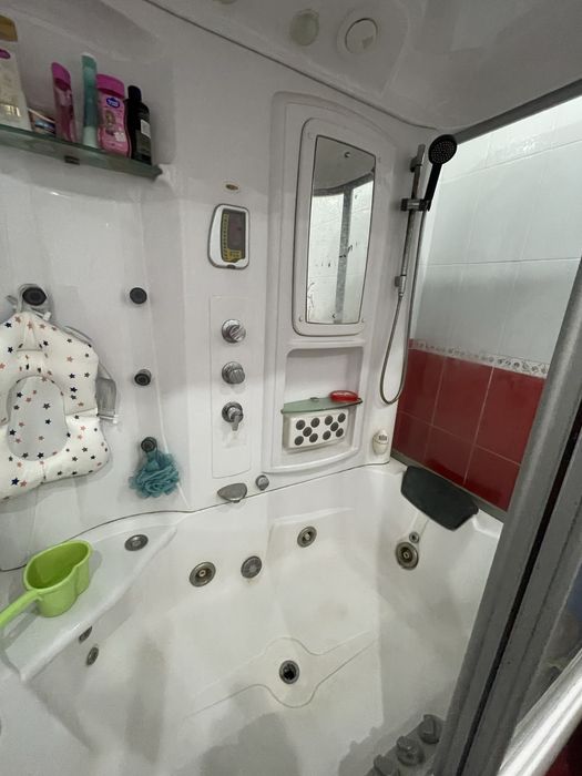 Продается душевая ванна