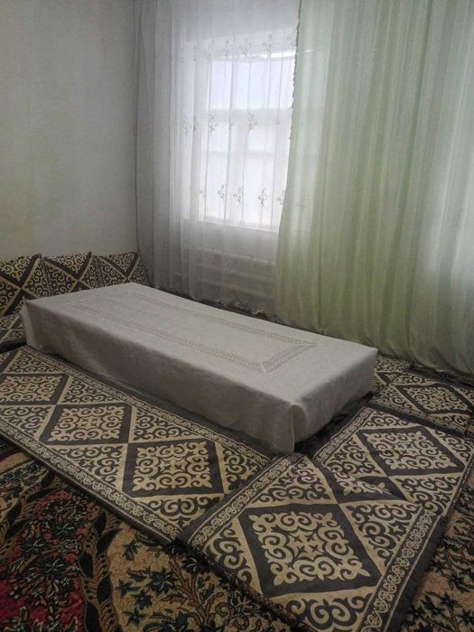 Дом в Газалкенте с бассейном, каналицией.