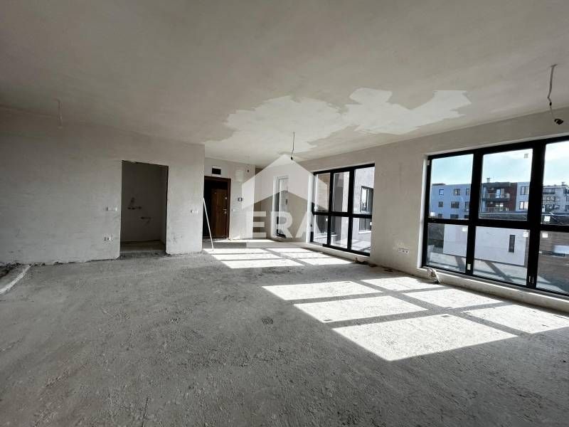 Продава се Тристаен апартамент в Варна, Бриз - 150 кв.м за 1343 €/кв.м - Снимка #1