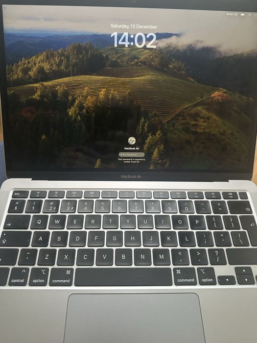 MacBook Air 13” 2020 i3 | 8GB RAM | 256GB SSD | Много добро състояние