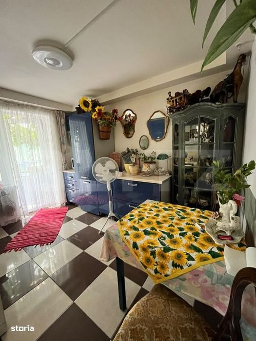 Apartament 3 camere, 64 mp, decomandat, zona Garii