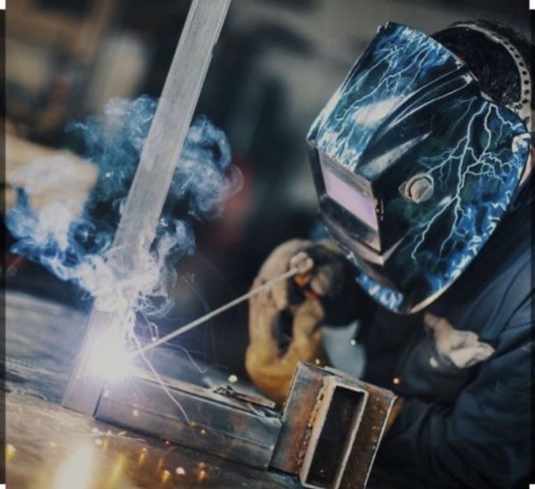 Сварочный цех к вашим услугам. Сварщик на выезд. Сварка