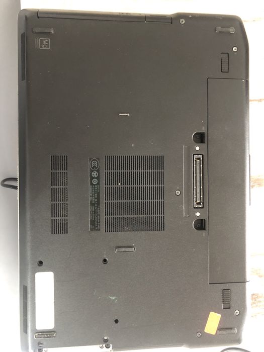 Лаптоп Dell Latitude E6420, без SSD, със зарядно, за възстановяване/части