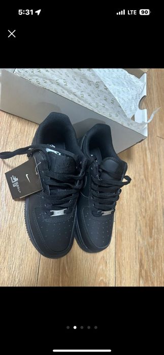 Продам кроссовки в оригинале