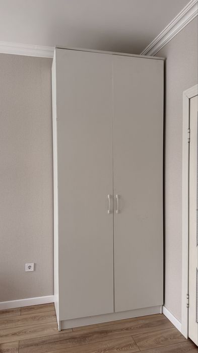 Шкаф платяной белый