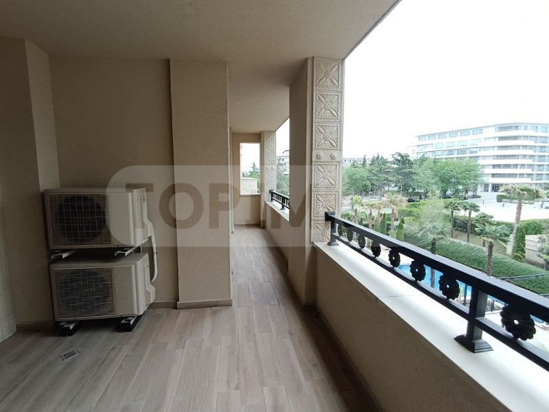 Продава се Тристаен апартамент в к.к. Златни пясъци - 160 кв.м за 2000 €/кв.м - Снимка #11