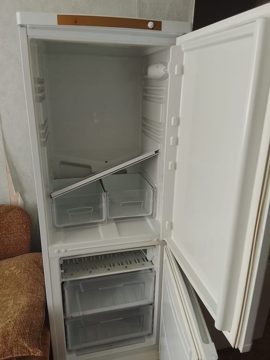 Продам холодильник 10000