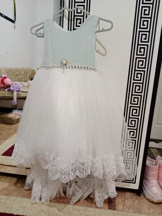 Продам платье для девочки