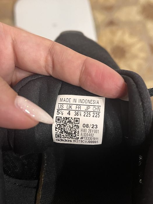 Кроссовки Adidas