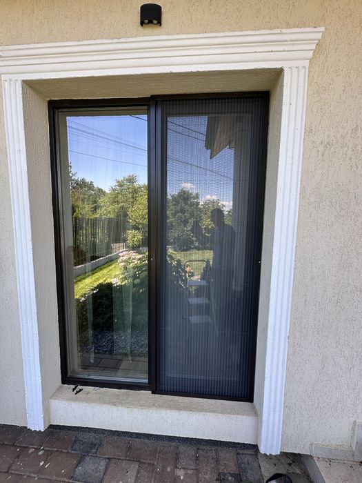 Rulouri exterioare din aluminiu, plase de insecte, plise, montaj mobila, glaf