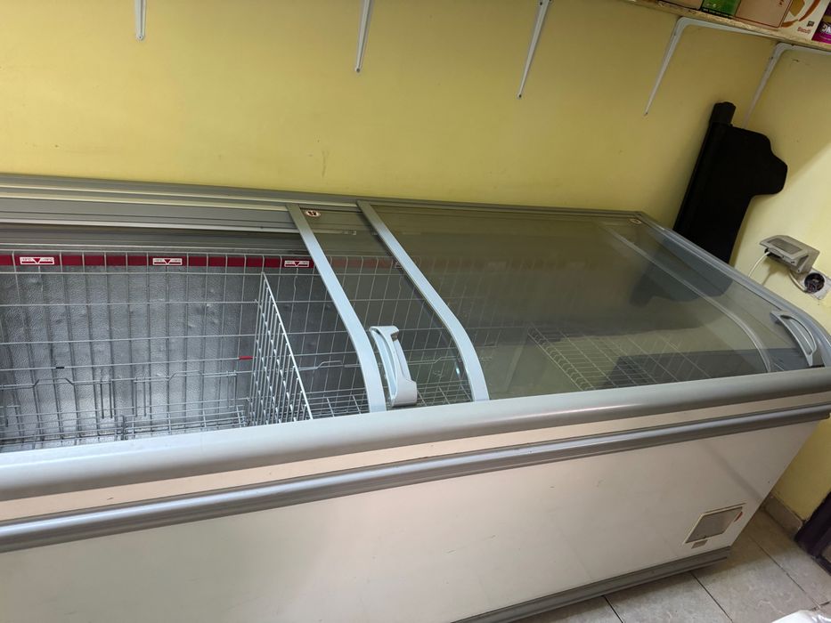 Vitrină frigorifică