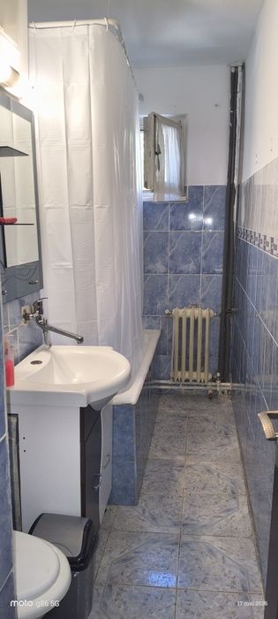 Inchiriez apartament 3 camere