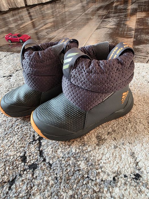 Бебешки ботуши Adidas 24 номер