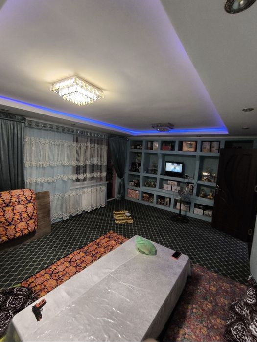 2 xonali kvartira sotiladi narxi kelishiladi