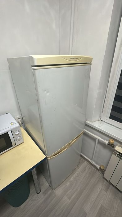 Продам Холодильник LG