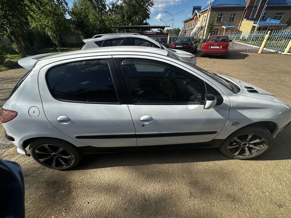 Продам автомобиль Peugeot  206