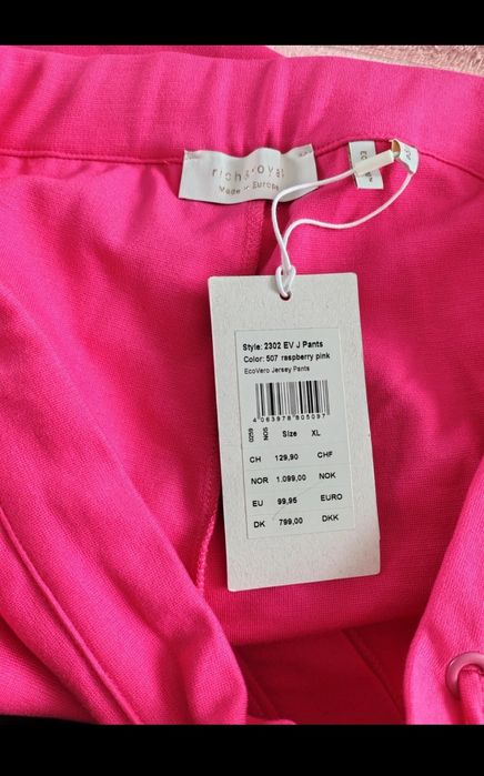 Pantaloni femei superbi