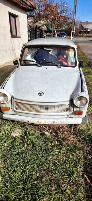 Vand trabant nu are acte