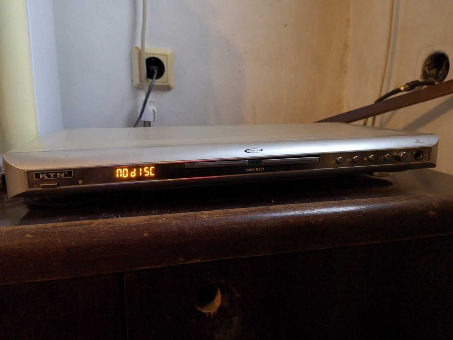 Работещо DVD с дистанционно
