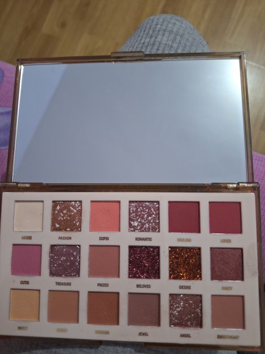 Paleta farduri pleoape magic nude!