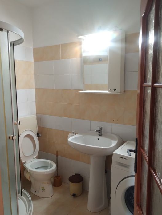 Închiriez garsonieră