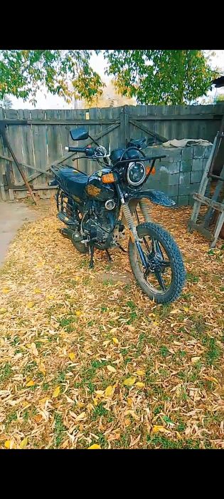 Мотоцикл SUZUKI GSX 200