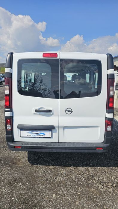 Opel Vivaro 1.6 D 140 cp 9 locuri model lung