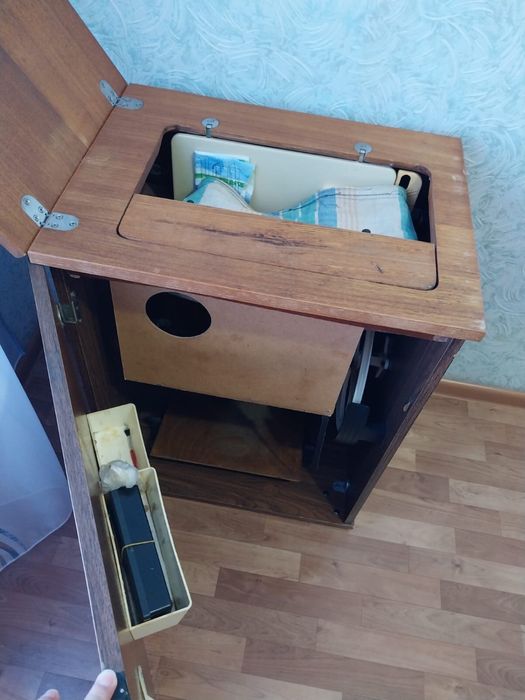 Швейная машинка Чайка