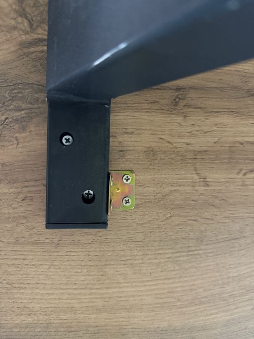 Просто стол