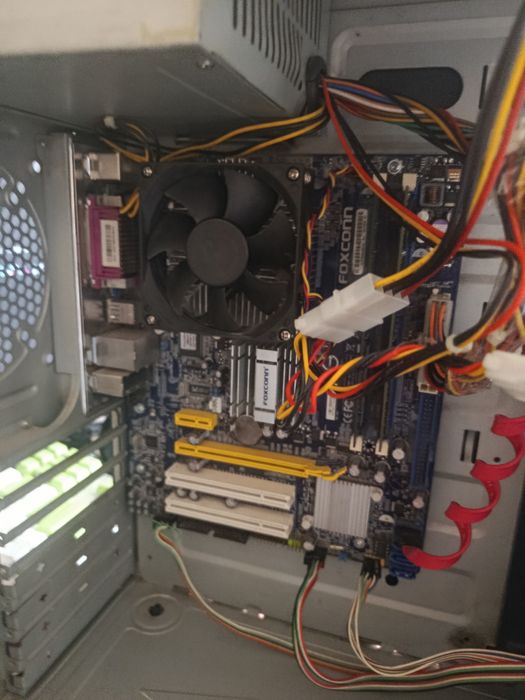 Системный блок в рабочем состояний