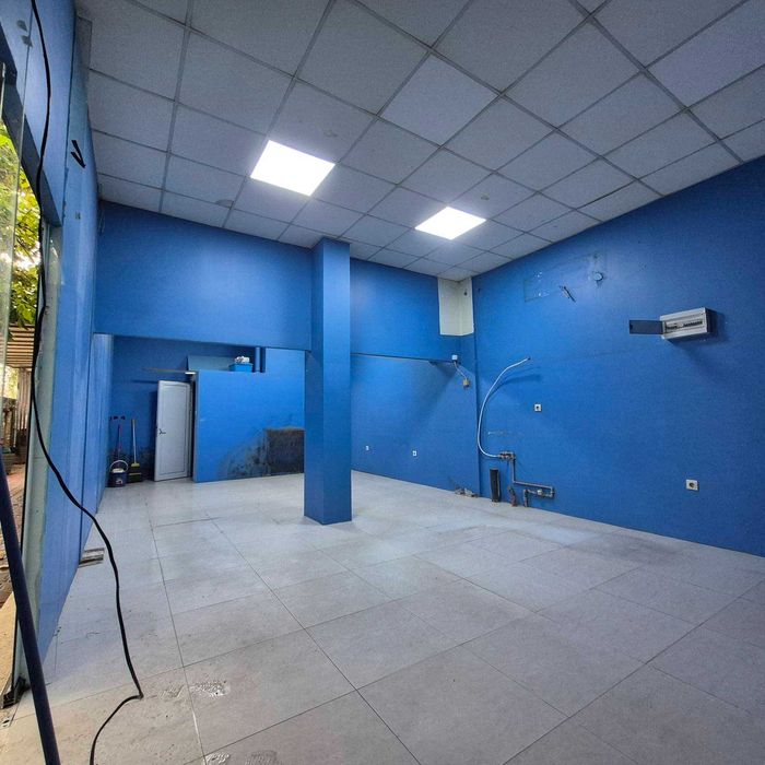 Магазин в самостоятелна сграда в Дружба 2