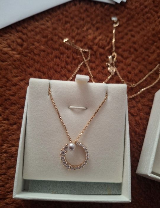 Set Swarovski, in stare foarte bună