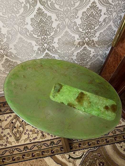 Столик журнальный