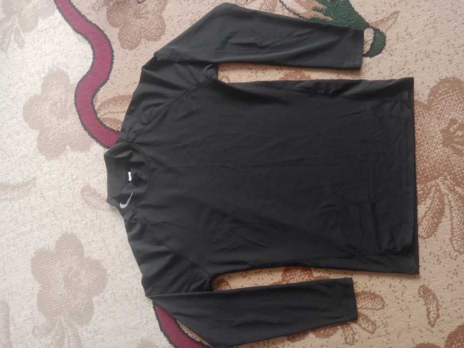 Спортивная кофта NIKE