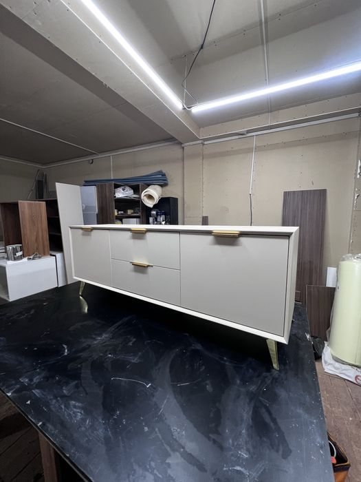 Tv tumba , Birinchi qoldan