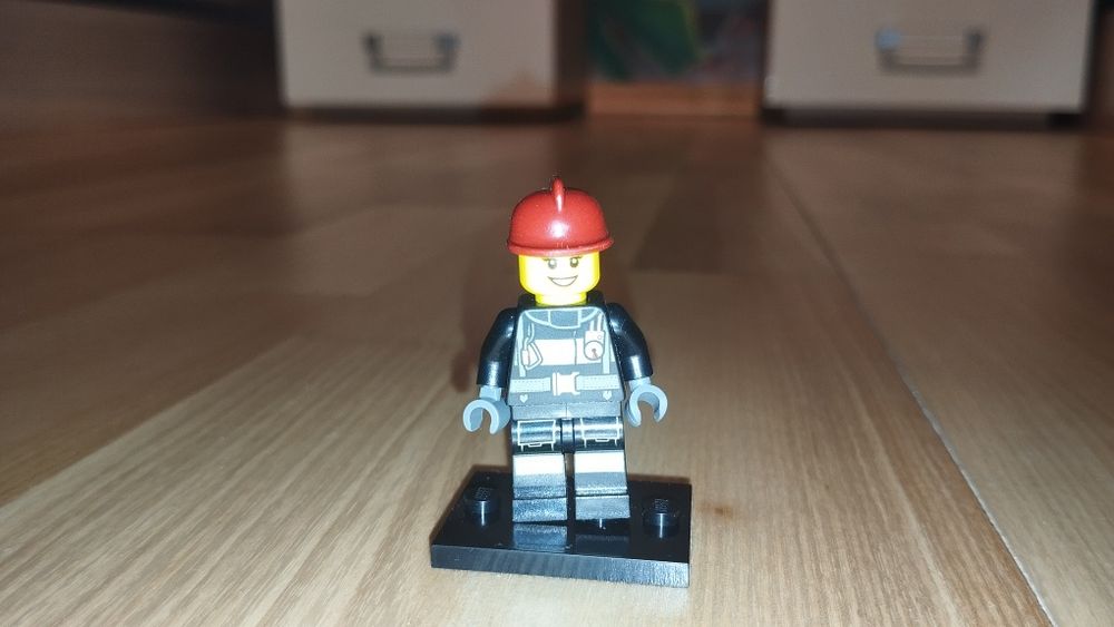 Vand set Lego cu o masina de pompieri