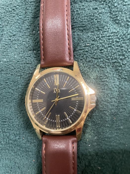 Ceasul merge ceasul este foarte bun