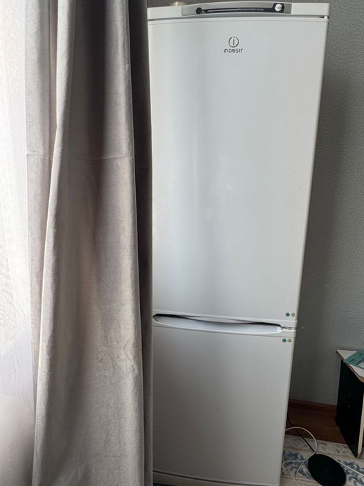 Продам холодильник