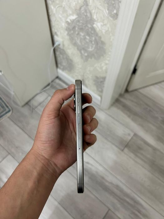 Срочно! Iphone 15 pro max срочно