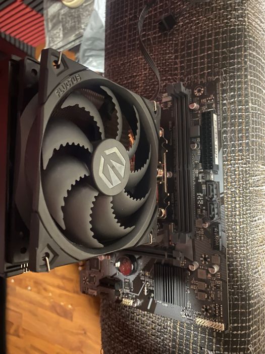 Kit Gaming Intel Core i5-14400F + Gigabyte H610M K DDR4 + Cooler Tower