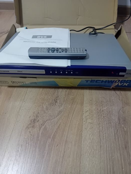 Vând  2  dvd  player