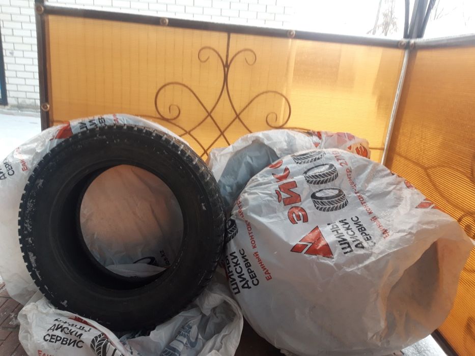 Продам б/у шины R17