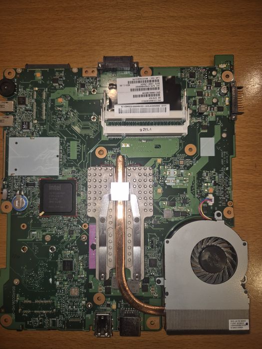 Dezmembrez Toshiba Satellite L300 PSLB8E – Placă bază, RAM DDR2, HDD 500 GB, tastatură, DVD-RW, Wi-Fi etc.