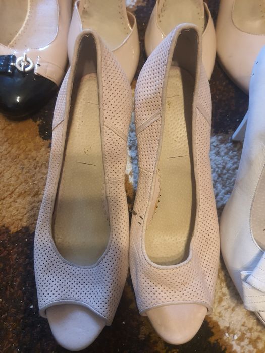 Vind pantofi dama cu toc și fără toc