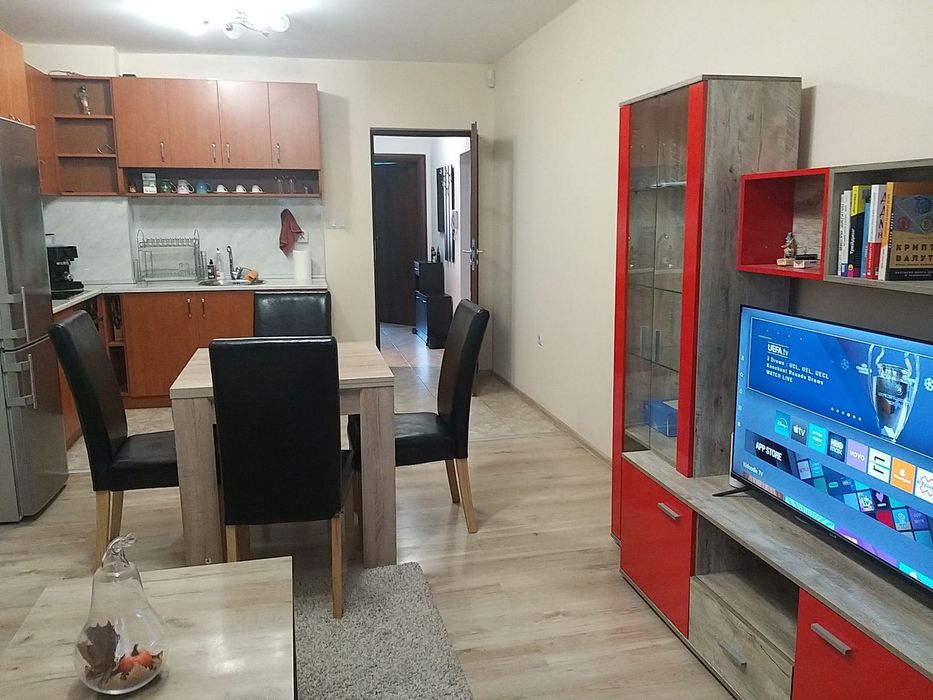 Дава се под наем Двустаен апартамент в Велико Търново, Бузлуджа - 62 кв.м за 348.84 € - Снимка #1